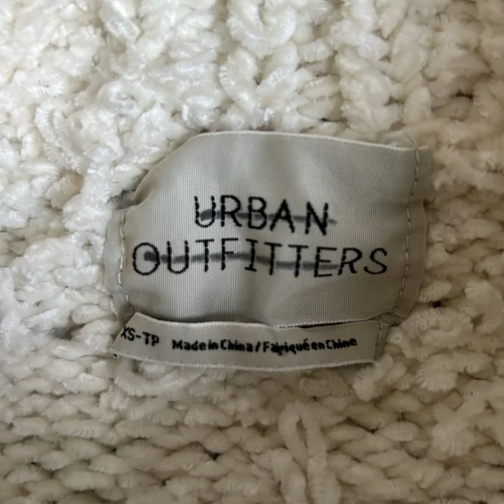 Urban Outfitters White Crop Mock Neck Shaggy Soft Sweater, SZ: XS - Picture 5 of 7
